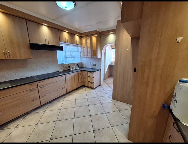 3 BEDROOM HOUSE FOR SALE IN VANDERBIJLPARK SW 2